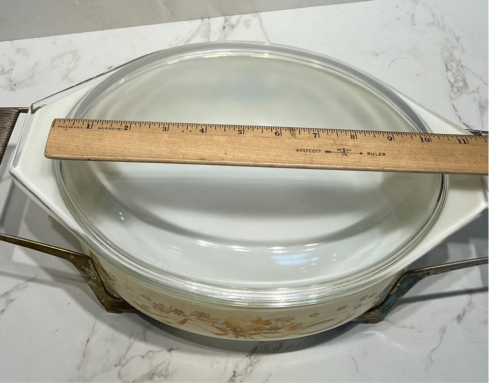 Pyrex Casserole on Stand