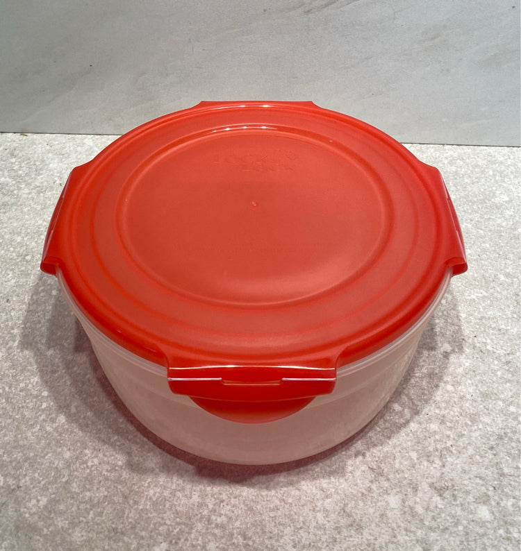 Lock & Lock Covered  Bowl