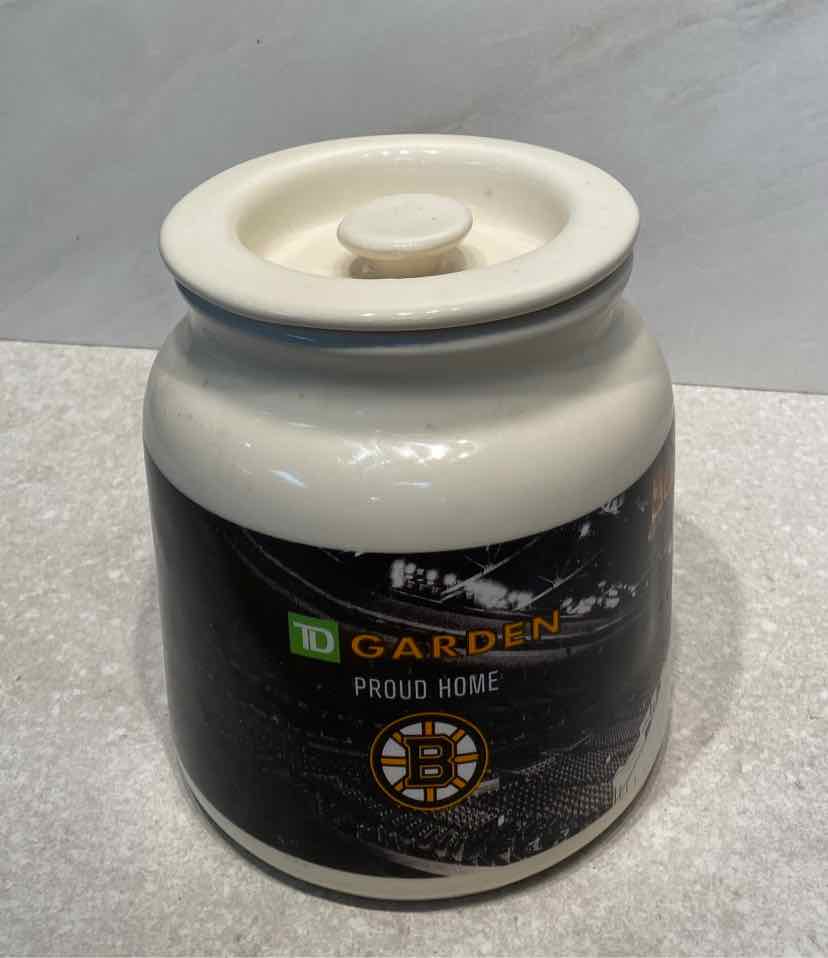 TD Garden Covered Jar