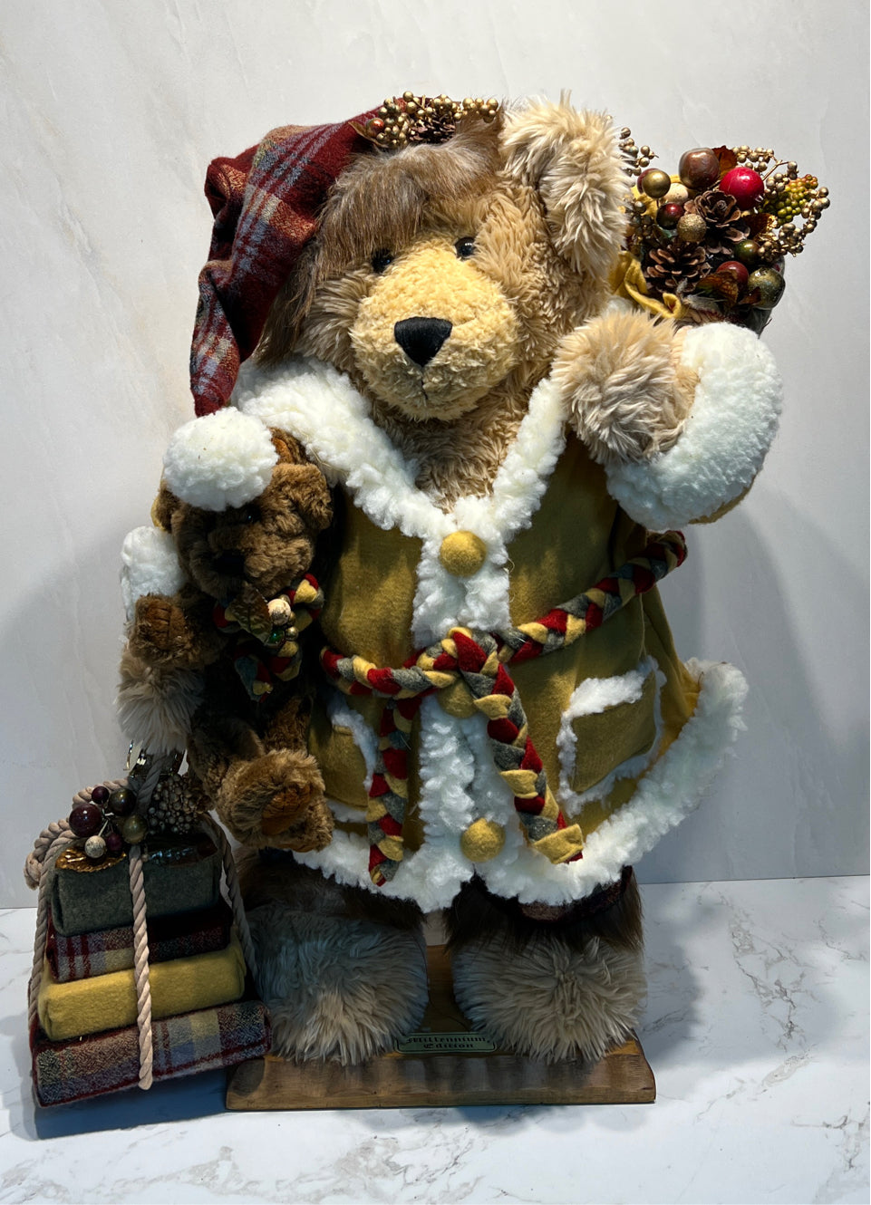 Grandeur Noel Bear