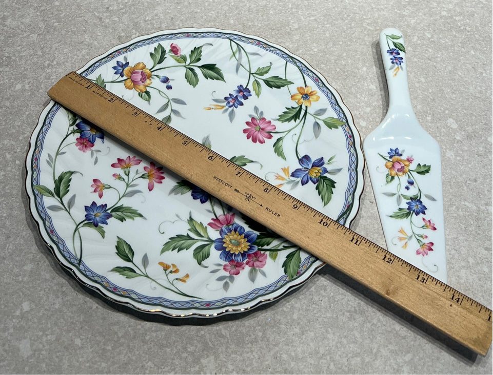 Cake Plate with Server
