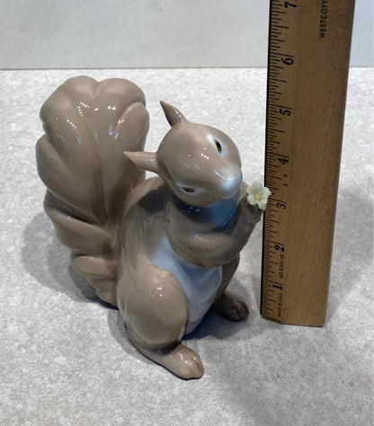 Lladro Squirrel - as is