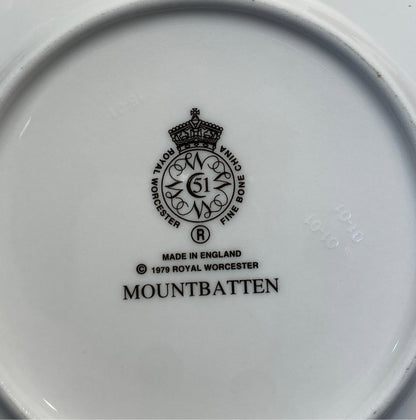 Royal Worcester Mountbatten Dinnerware Set