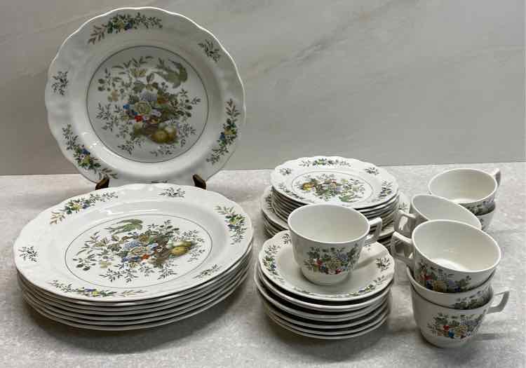 Royal Doulton New Hampshire Dinnrware Set