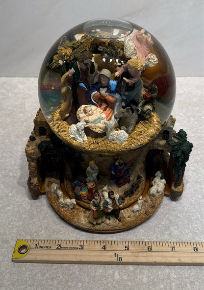 Nativity Snowglobe