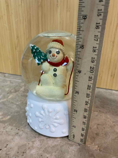 Dept. 56 Snowglobe