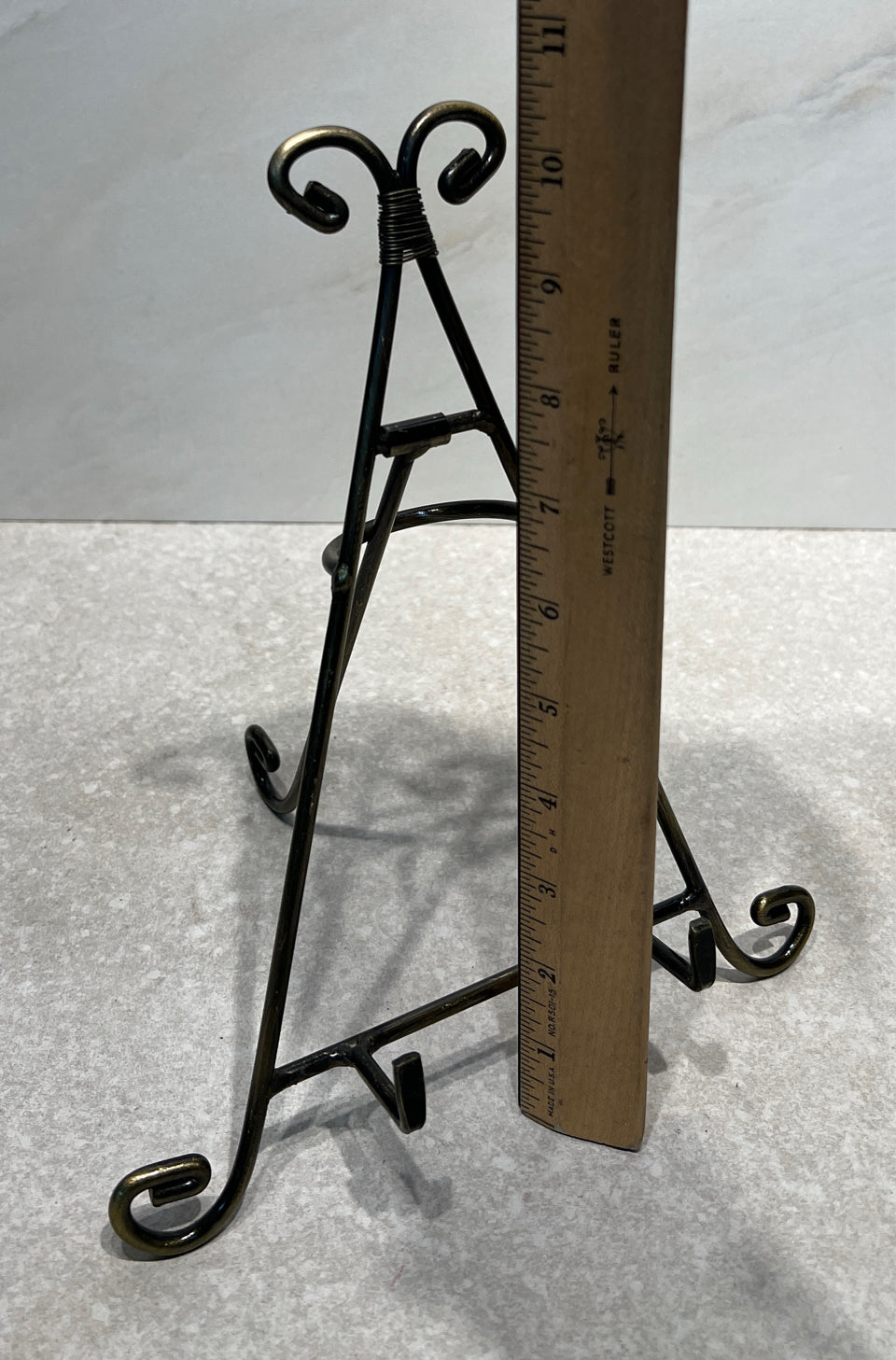 Easel