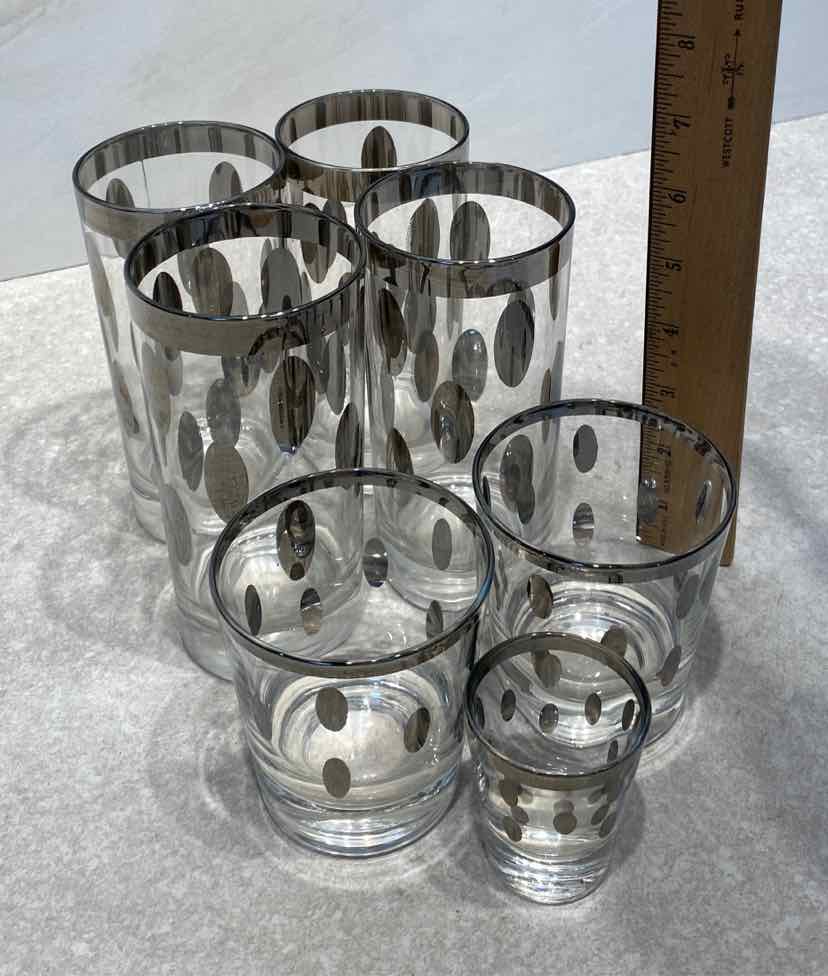 Set of 7 Dorothy Thorpe Glasses