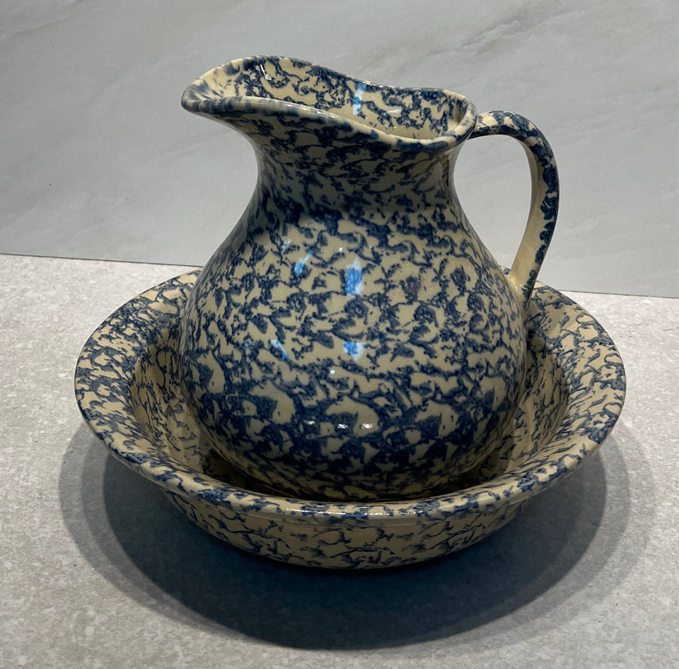 Roseville, OH Pitcher and Bowl