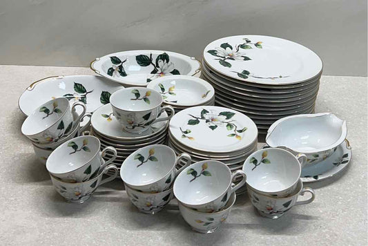 Dinnerware Set