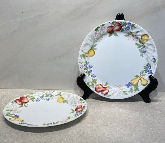 Set of 2 Corelle Plates