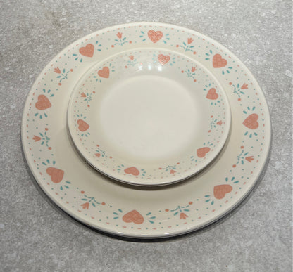 Set of 4 Corelle Plates