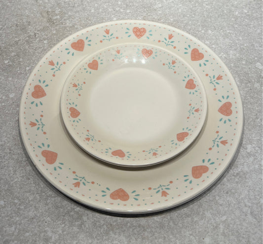 Set of 4 Corelle Plates