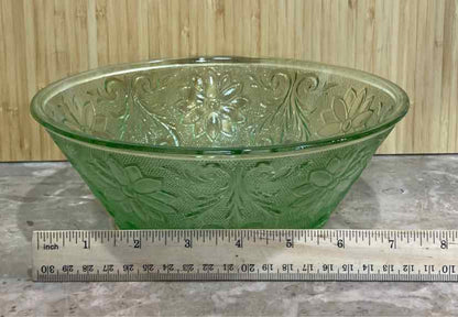 Tiara Chantilly Serving Bowl