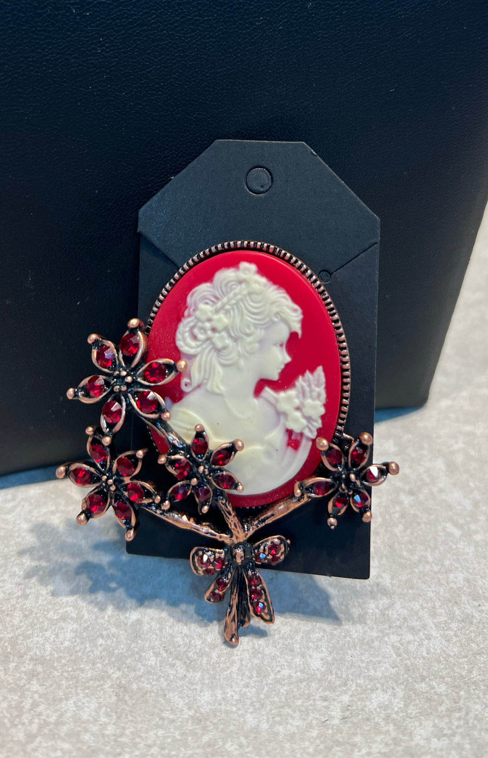 Cameo Pin
