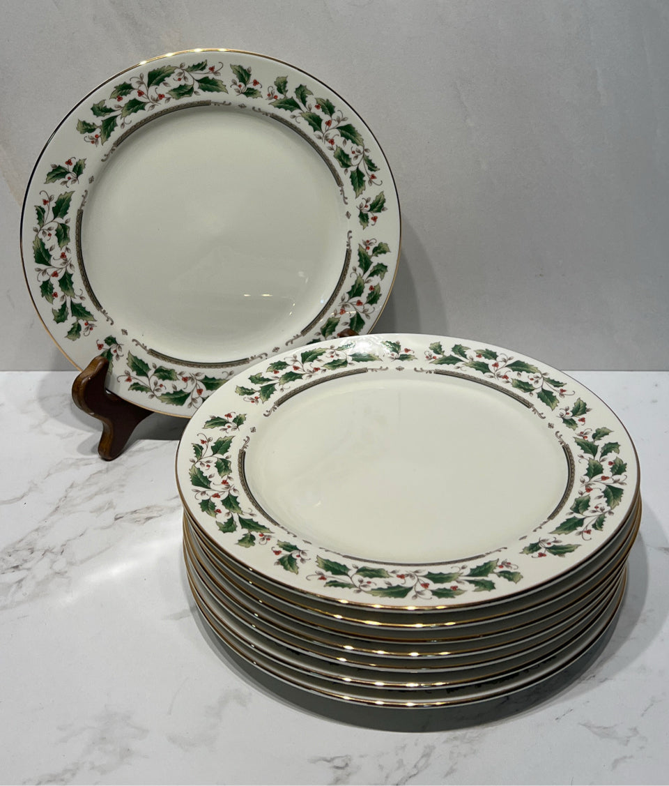 Set of 8 Plates