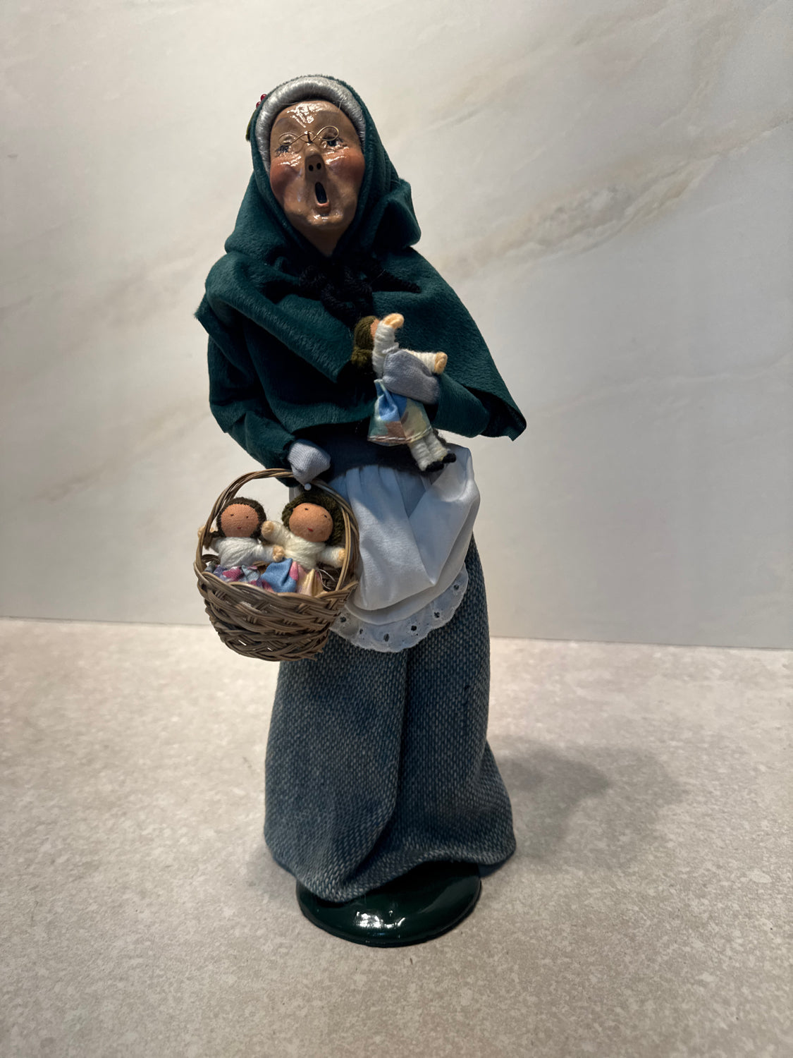 Byers Choice Caroler