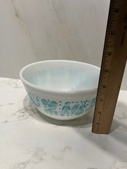 Pyrex Bowl 402