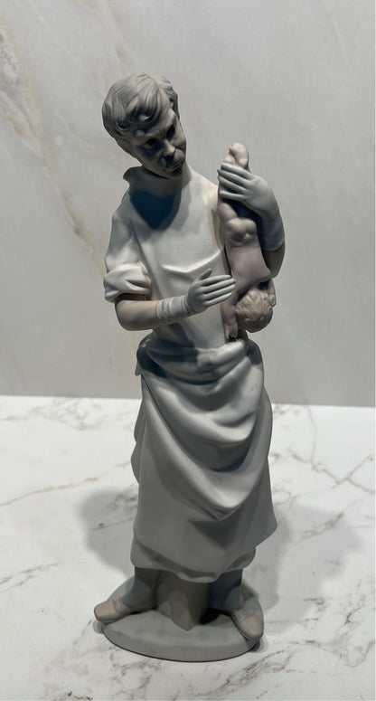 Lladro "Obstetician"