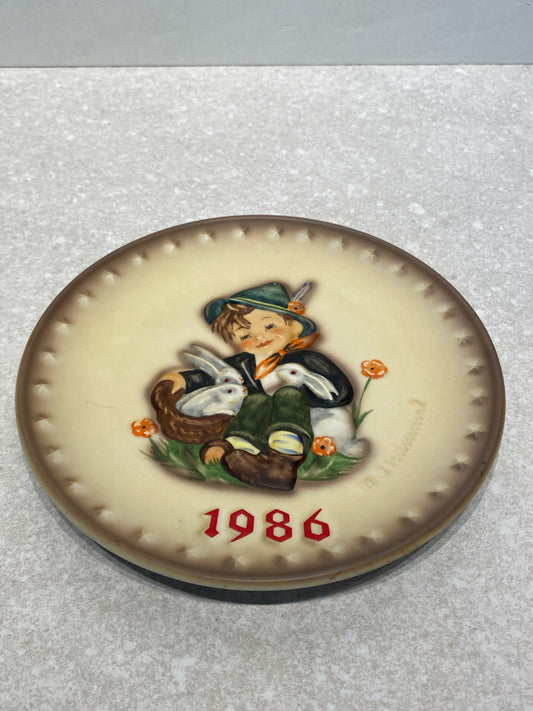 Hummel Plate