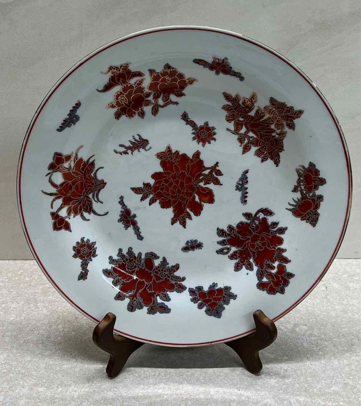 Rouge De Fer Decorative Plate