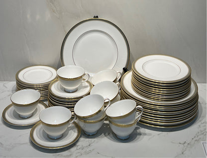 Royal Doulton Dinnerware Set