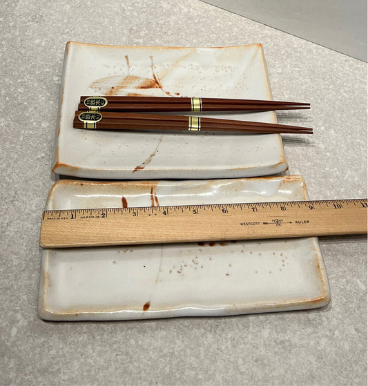 Set of 2 Plates With Chopsticks