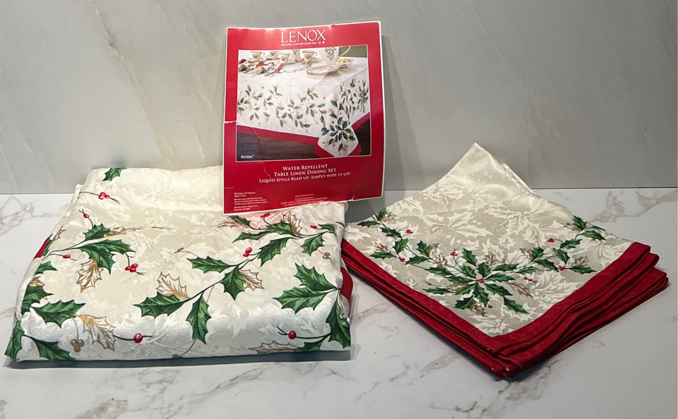 Lenox Tablecloth With Napkins