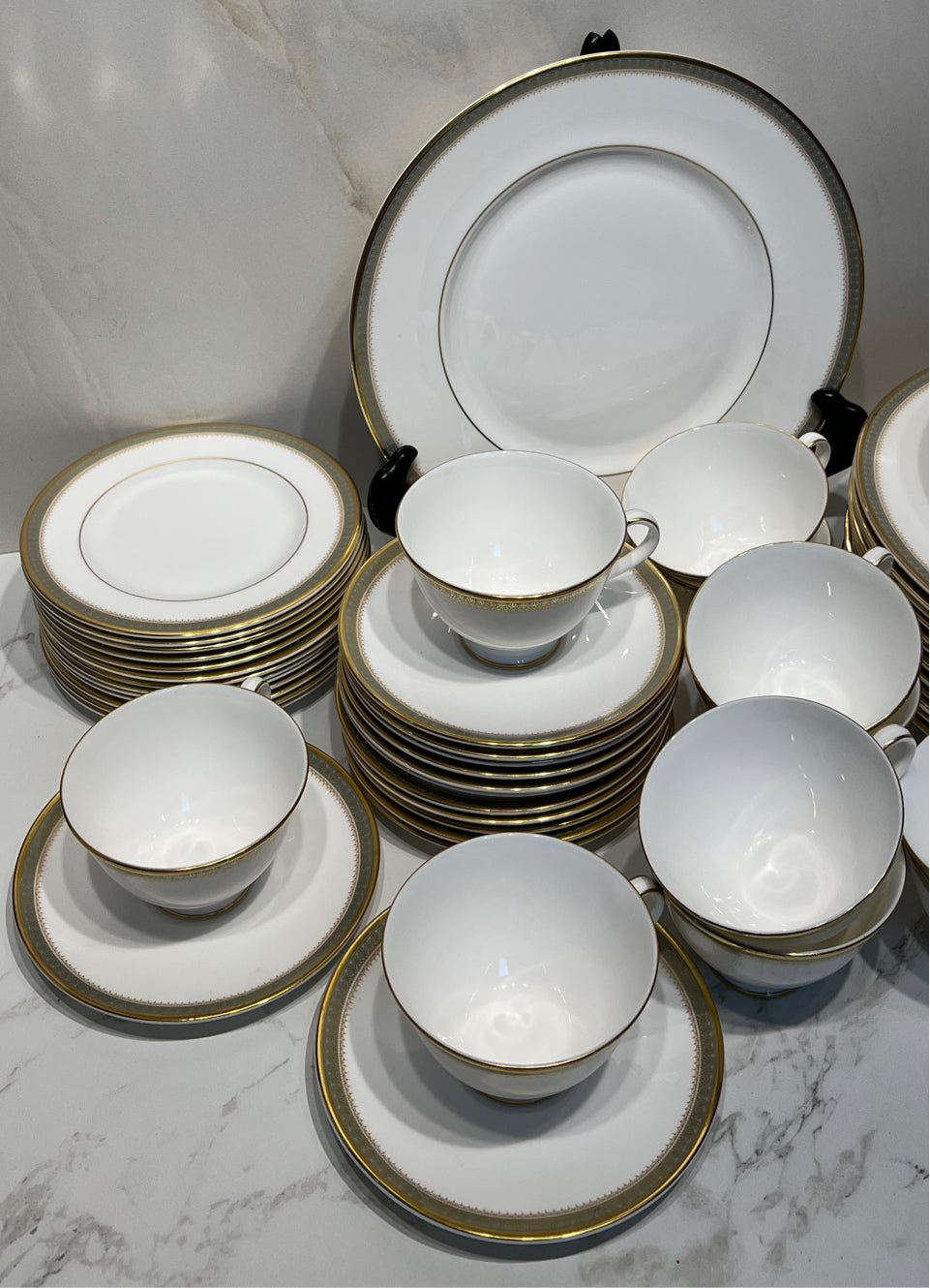 Royal Doulton Dinnerware Set
