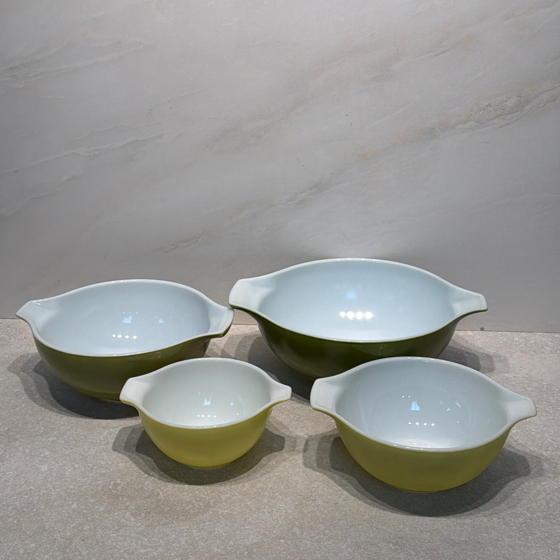 Set of 4 Pyrex Bowls