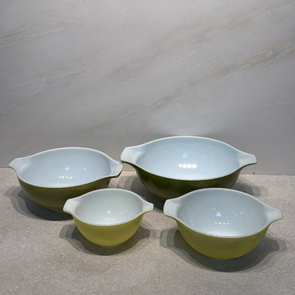 Set of 4 Pyrex Bowls