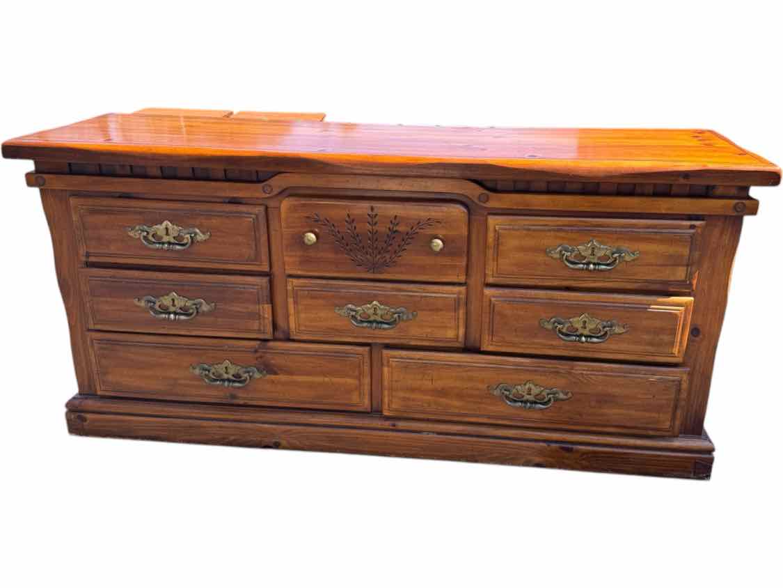 Dresser With Mirror