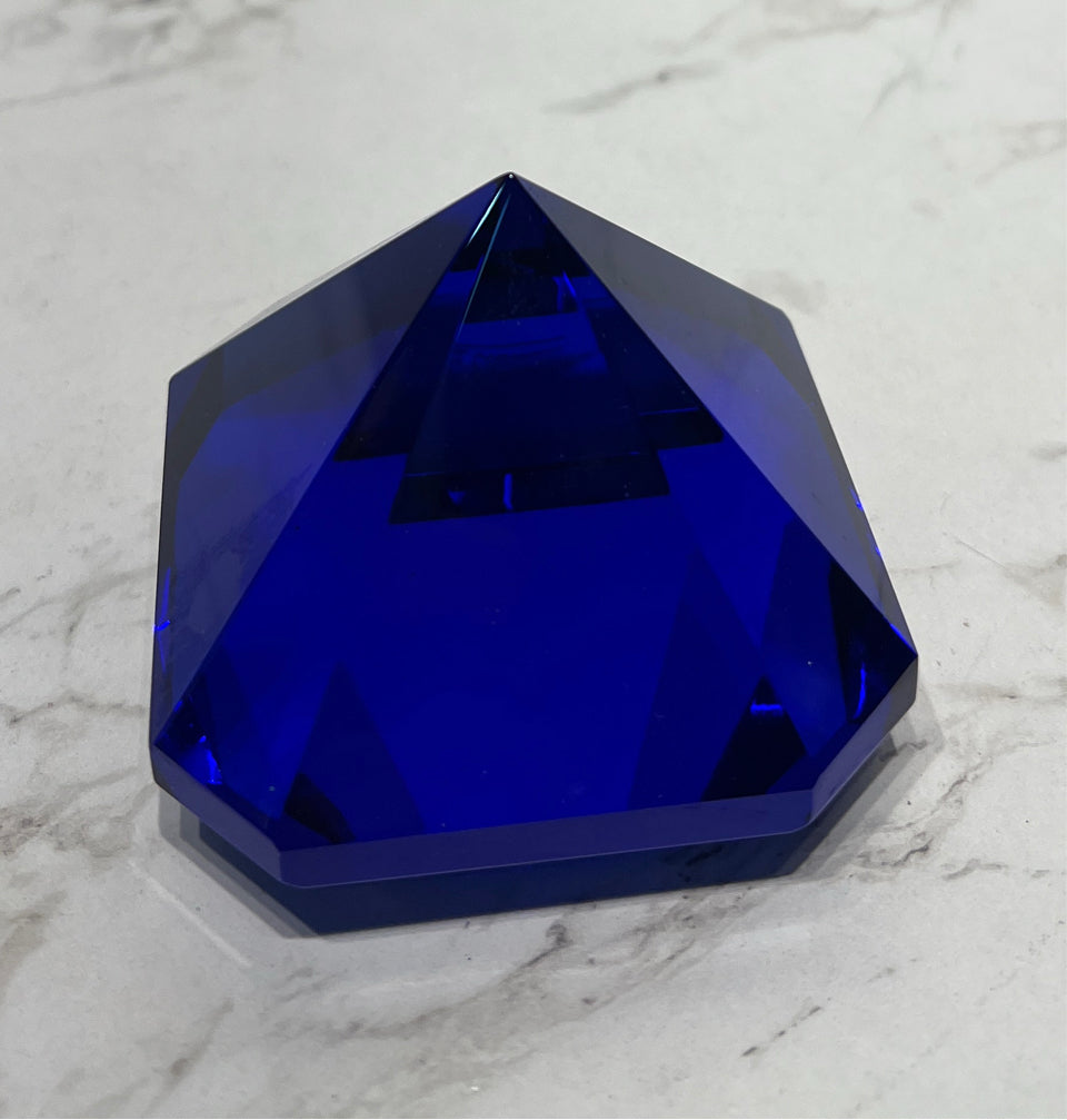Oleg Cassini Pyramid