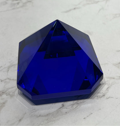 Oleg Cassini Pyramid