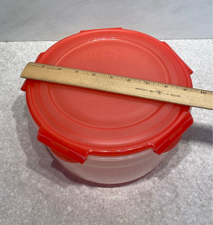 Lock & Lock Covered  Bowl