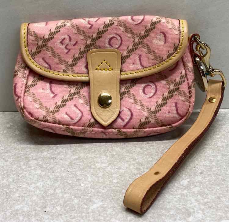 Dooney And Bourke Wristlet