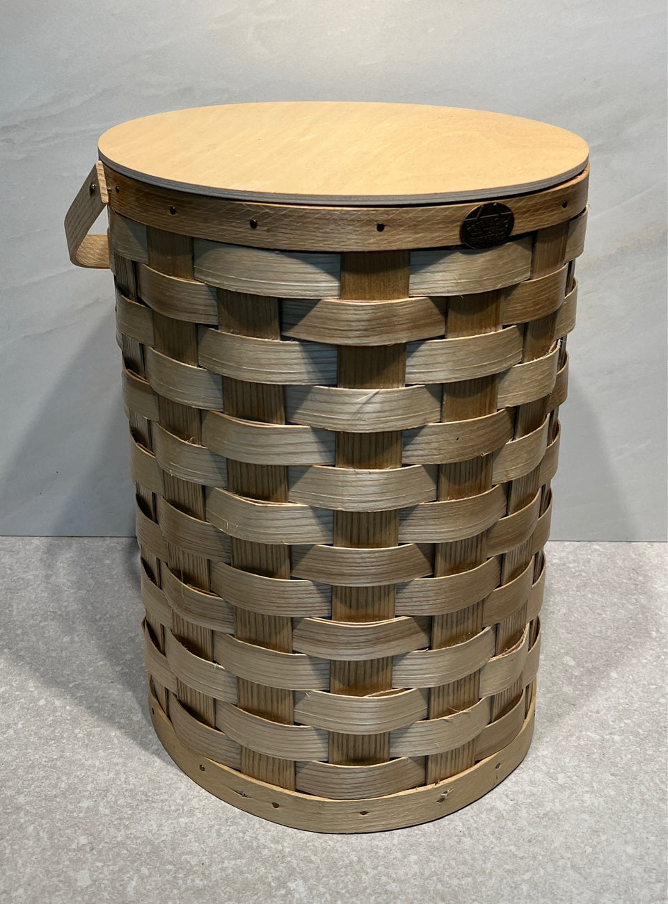 Covered Peterboro Cooler Basket