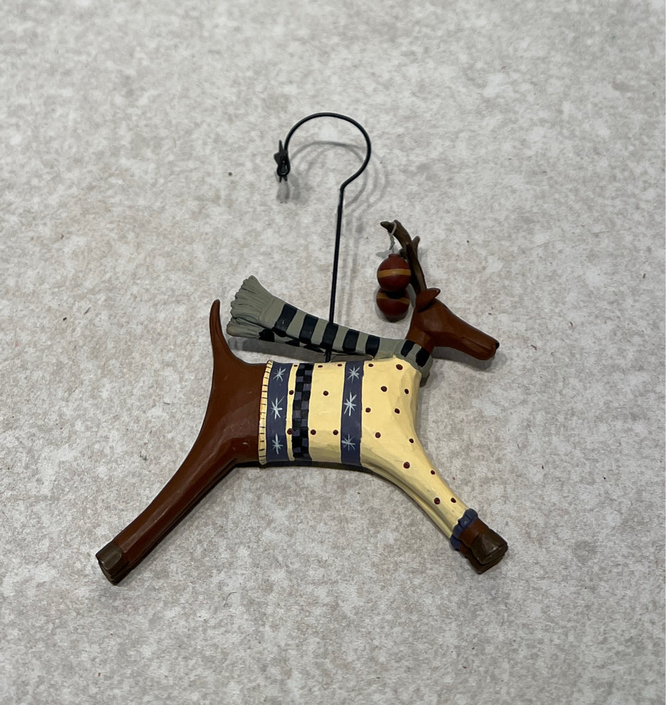 Williraye Ornament