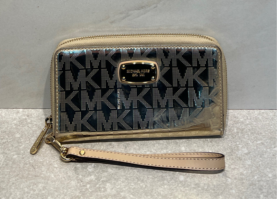 Michael Kors Wristlet