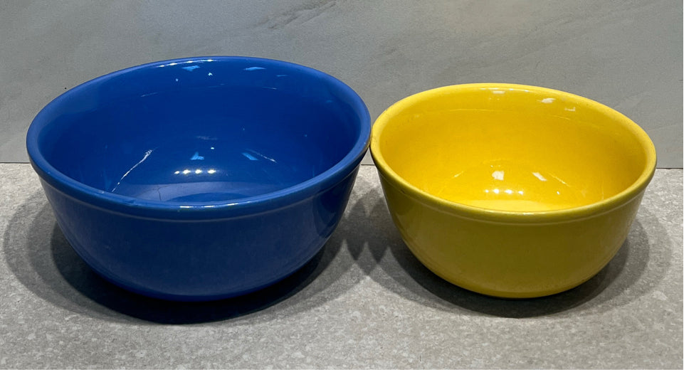 Set of 2 Old Bowls - USA