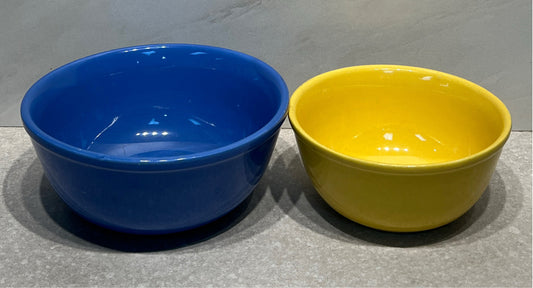 Set of 2 Old Bowls - USA