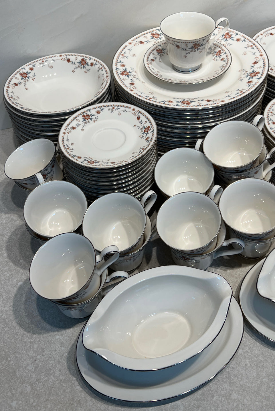 Noritake Adagio Dinnerware Set