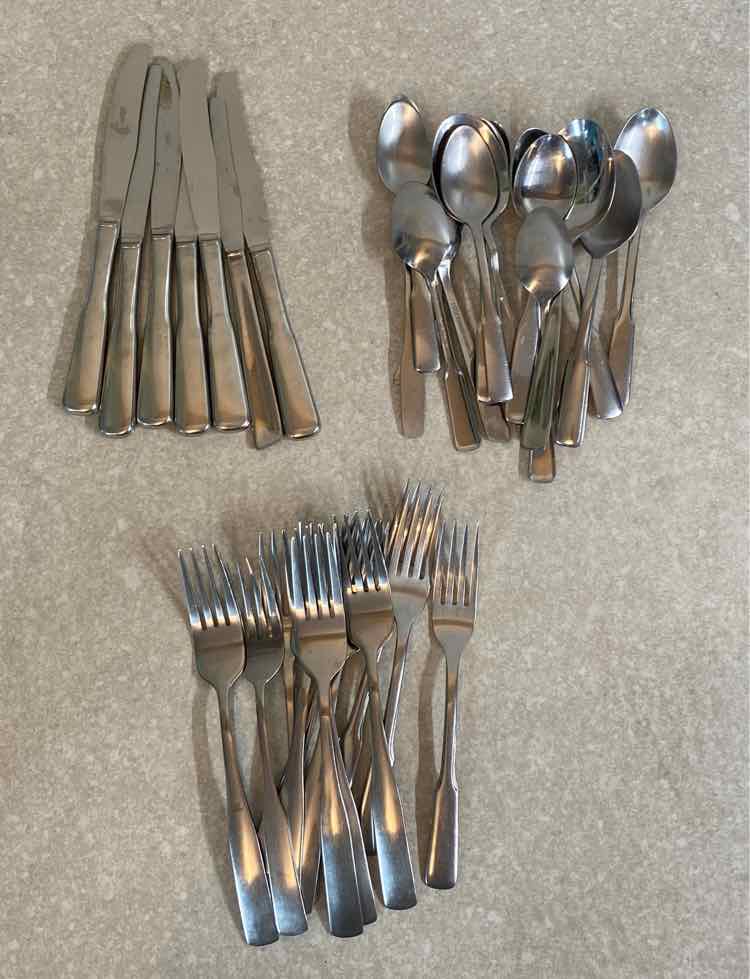 Lot of Silverware