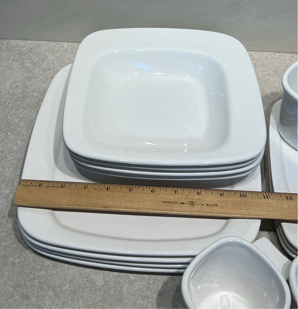 Studi Nova Dinnerware Set