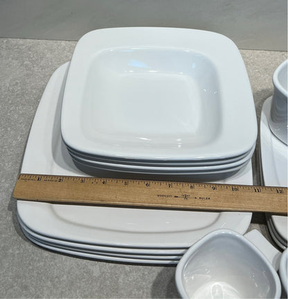 Studi Nova Dinnerware Set