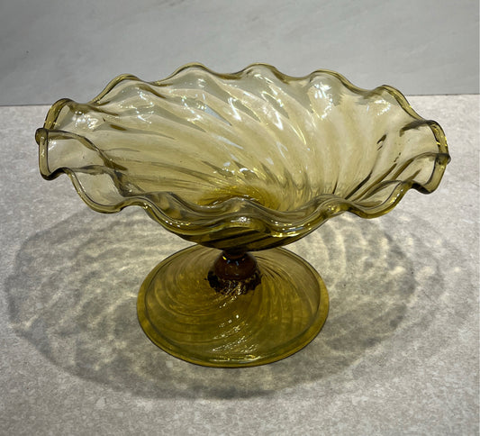 Amber Ruffle Pedestal Dish