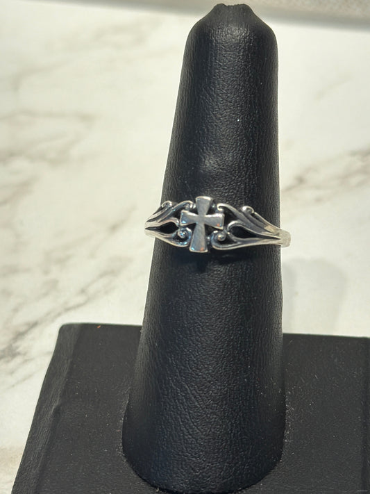 Sterlig Ring - Size 7