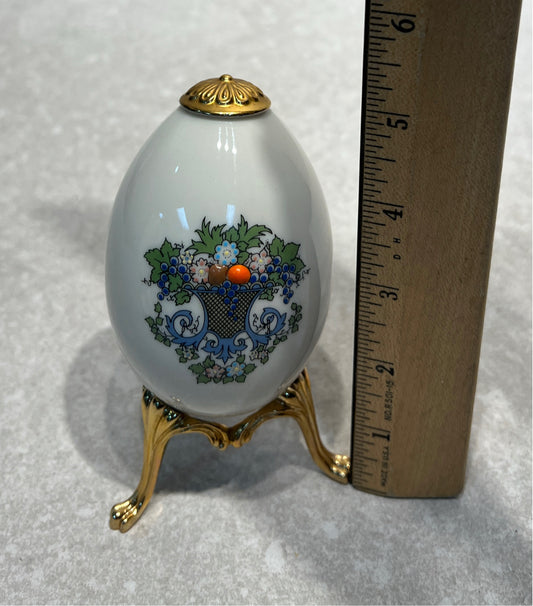 Lenox Egg On Pedestal