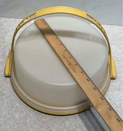 Tupperware Pie Carrier