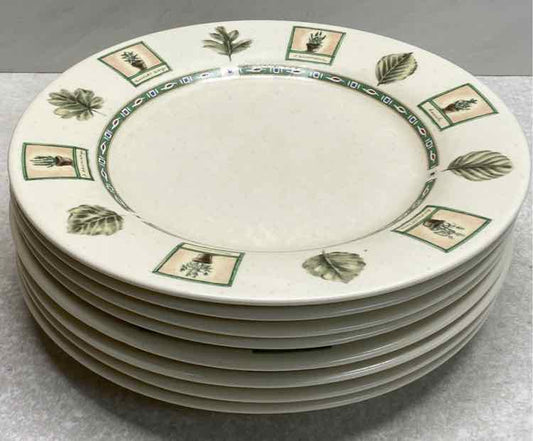 Set of 8 Dinner Plates